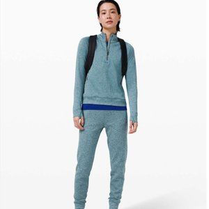 NWT Lululemon Engineered Warmth Jogger Size 6 Submarine / White
